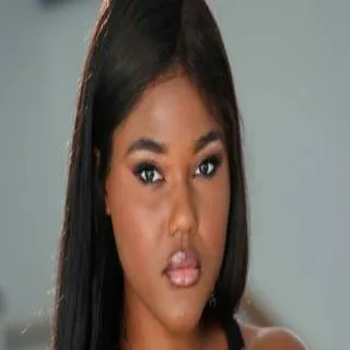 Yara Skye porno yıldızı