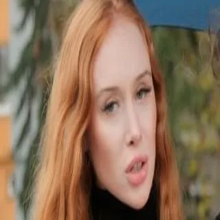 Lenina Crowne porno yıldızı
