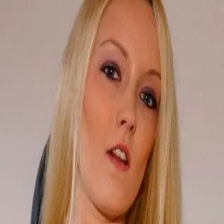 Bella Blond porno yıldızı