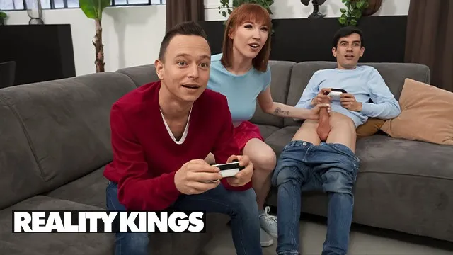 Jordi ve Lilly Mays'in Yatak Odasında Sert Seks ve Porno Sahnesi