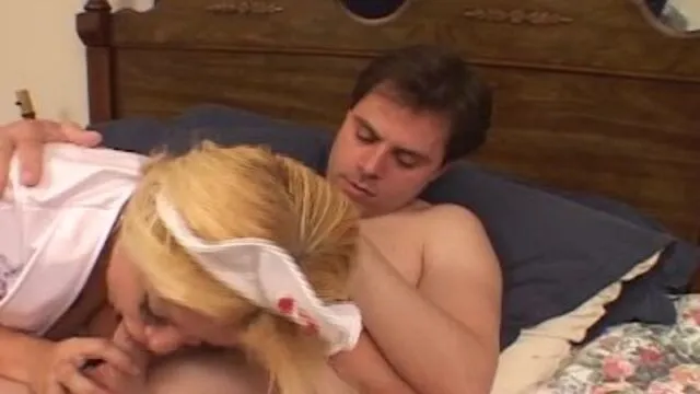 Genç Kadın ile İrklar Arası Üçlü Seks ve Sert Sikiş