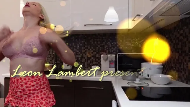 Sarışın güzeli hd sikiş ve romantik Bebek Bakıcı