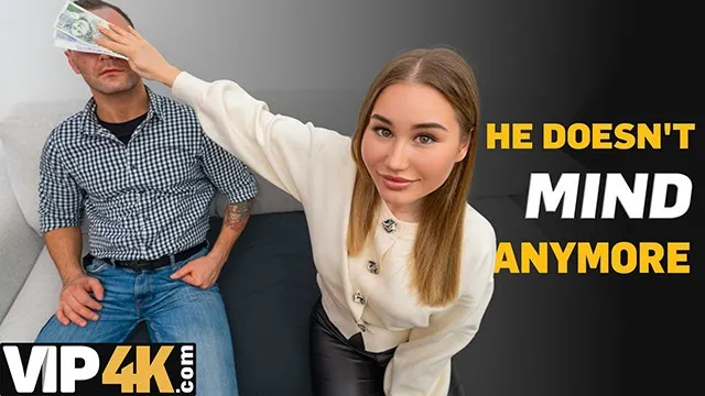 Charlie Dean ve Amalia Davis'in doğal göğüsler sikiş sahnesi