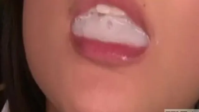 Asyalı bir güzelin oral seks ve sakso macerası