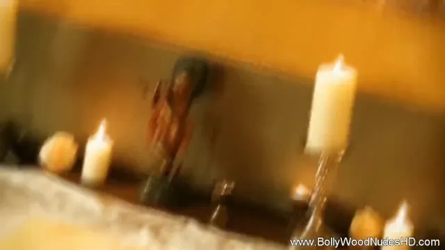Esmer olgun kadınların solo ve seksi gösterisi