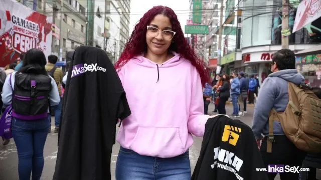 Nikki Nuttz ve Marina Gold'un Grup Seks ve Meni Boşalma Filmi - Porno