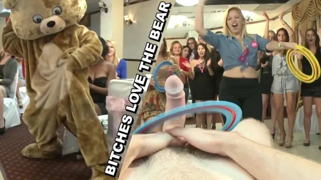 Brooke Taylor ve Victoria Love'un grup sikiş partisi ve porno macerası