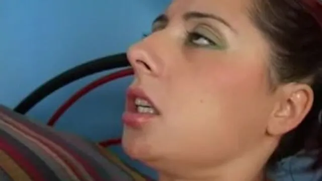 Çekici Kızın Oral Seks ve Sikiş Anları