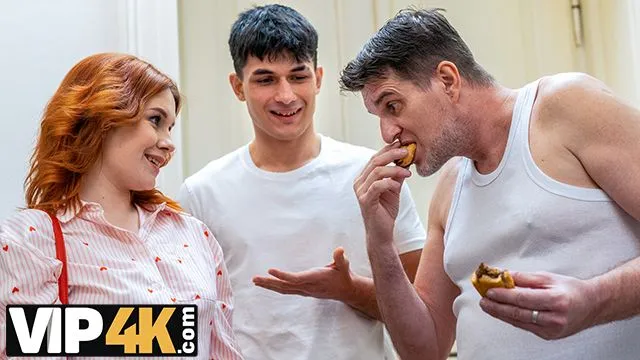 Doğal göğüsleri ile Kamil Klein'in hd ve seksi sahnesi
