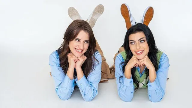 Aubree ve Gal'in Ateşli ve Büyük Kalça Seks Sahnesi