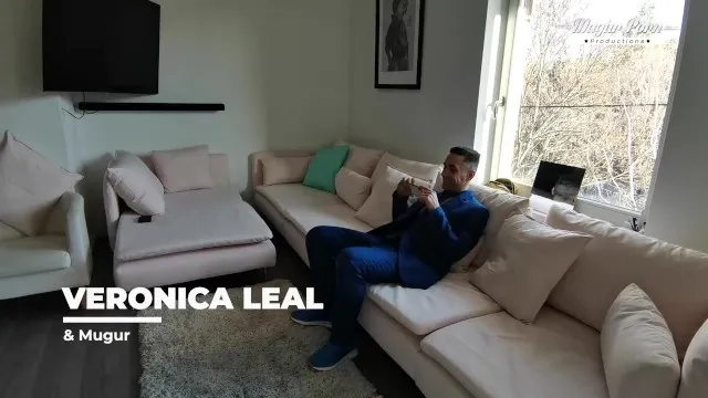 Esmer Mugur ve Veronica Leal'in Pussy Fingering Anları Seks Videosu