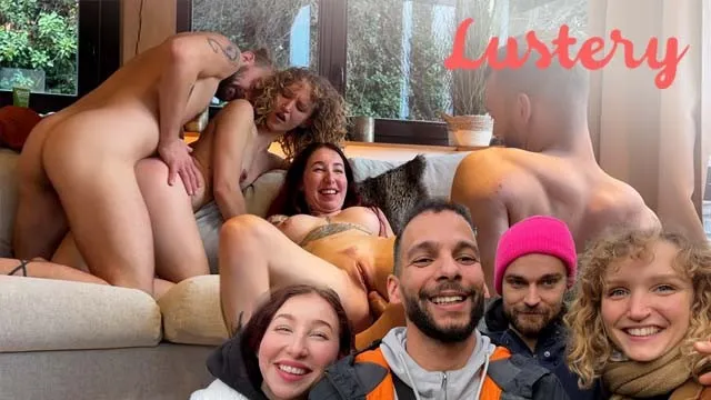 Sarışın ve Minyon Kızların Amcık Yalama ile Dolu Seks ve Porno Sahnesi