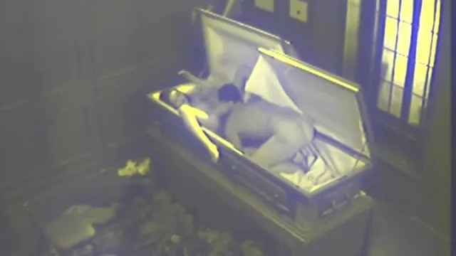 Esmer Kızın Sert Seks ve Sakso Sahnesi ile Porno