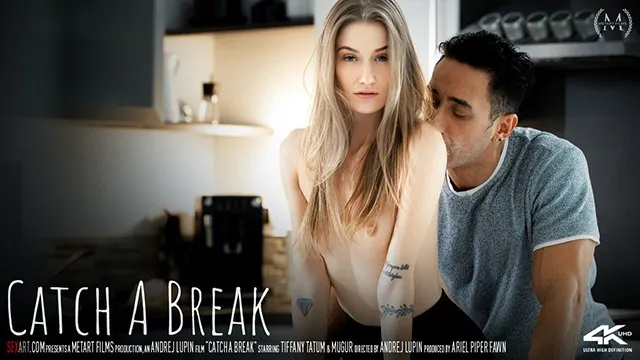 Tiffany Tatum ve Mugur'un Kırmızı Tırnaklı Seks Anları