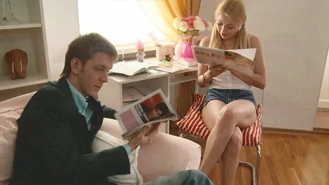 Cute Pussy'nin rus porno sahnesinde sikiş ve anal