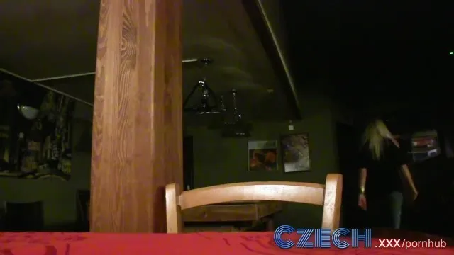 Sarışın Kızın Halka Açık Porno ve Seks Anları