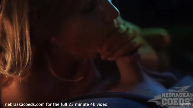 Nebraska kızlarının POV ve seksi sikiş pornosu