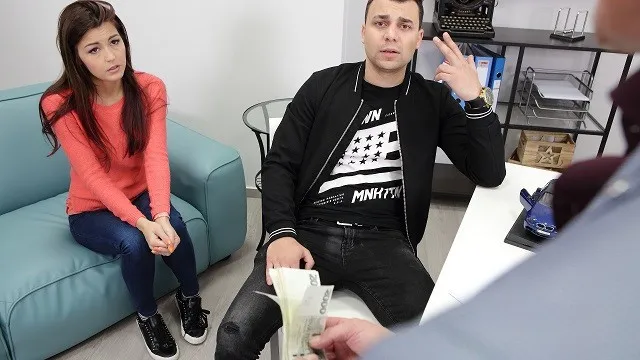 Cindy Shine'in Ateşli Sahnesindeki Sert Sikiş
