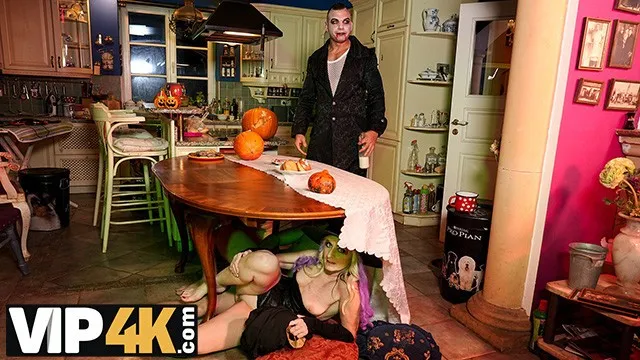 Olgun kadın ile cosplay sikiş ve seks