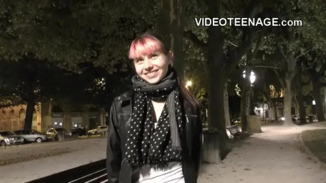 Genç Kızın Mastürbasyon ve Oyuncaklarla Seks Anları