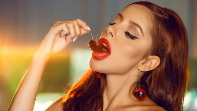 Vanna Bardot'un Yakın Çekim ve Mastürbasyonlu Porno Sahnesi