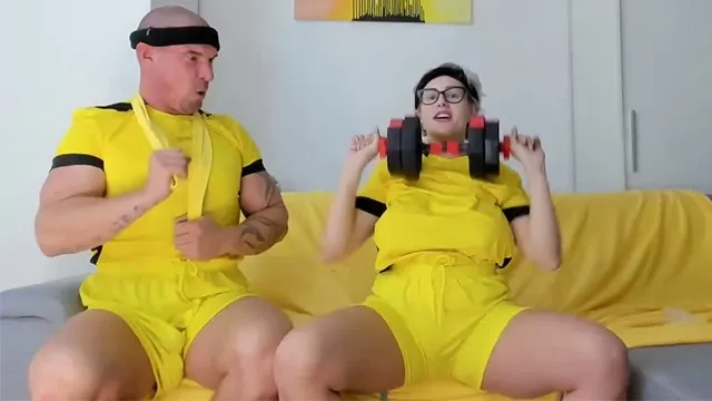 Angel Wicky ile Çalışma Arkadaşlarının Seksi