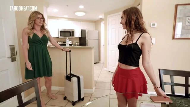 Bailey Base ve Cory Chase'in Sert ve Tutkulu Sexi Sikişi