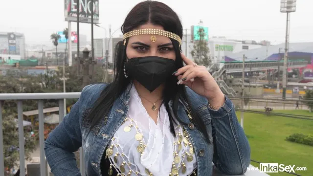 Latina kızın tutkulu sikiş ve kovboy kız pozisyonu anları