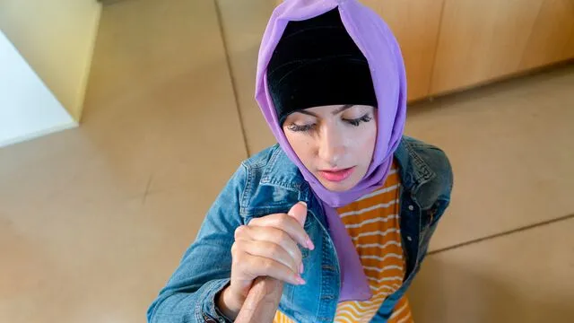 Çılgın Angeline Red'in Seks ve Porno Sahnesi