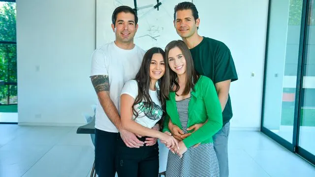 Cielo West ve Kourtney Rae'in Küçük Göğüsler ve Seks Anları