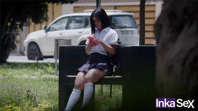 Okul Kızı Fantezisi ve Latin Seks
