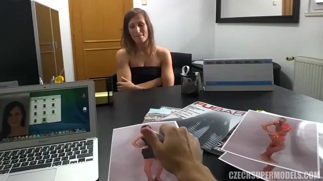 Sarışın güzeliyle oral ilişki sahnesi Sikişi