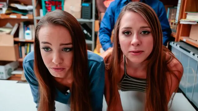 Zoey ve Charity ile Üçlü Seks Macerası