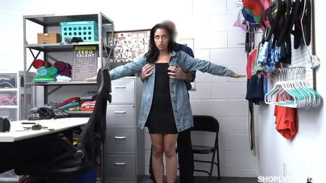 Shoplyfter'in bbw dirt ve seks