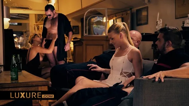 Anissa Kate ve Anna Polina'nın Çılgın ve Grup Seks Partisi