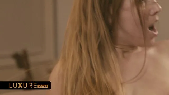 Alexis Crystal'in Esmer ve Sert Seks Porno Sahnesi