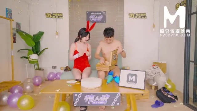 Büyük Göğüslerin Ateşli Seks ve Meni Boşalma Anları ile Sikiş