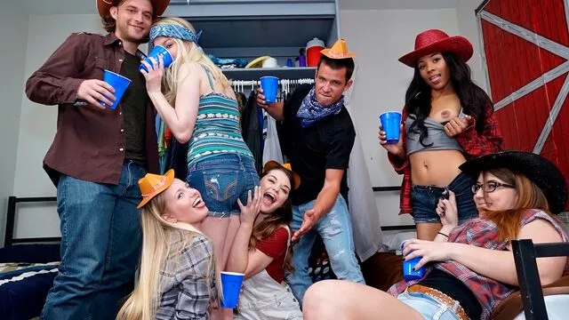 Nia Nixon ve Sophia Leone'in Tutkulu Parti ve Seks Anları