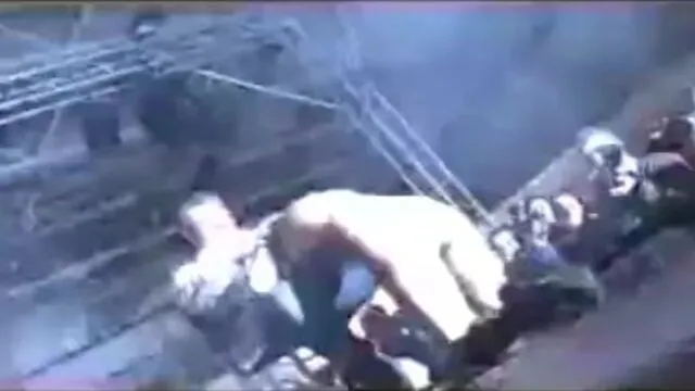 Genç Kızın Büyük Göğüslü Seks ve Striptiz Sahnesi