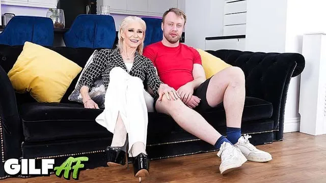 Jacy Andrews'un Olgun Kadın ve Porno Star Sikiş Anları