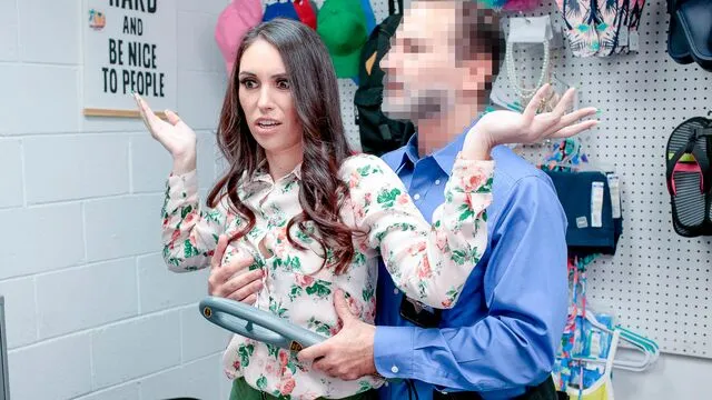 Ashley Wolf'un esmer ve erotik anları ile sikiş ve oral