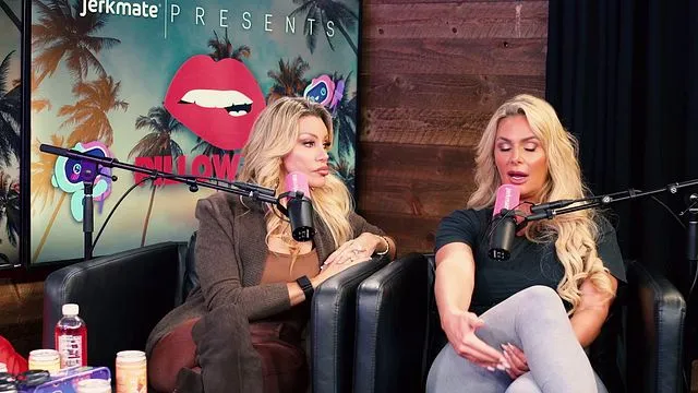 Brittany Andrews ve Gabbie Carter'ın Erotik ve Seks Videosu