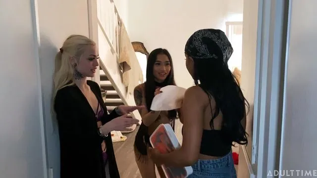 Jenna Foxx ve Alex Grey'in Lezbiyen Seks Sahnesi