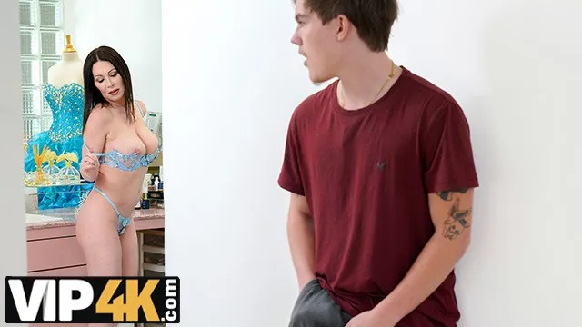 Rayveness'in Ateşli Üvey Anne Oyunları ve Sert Seks