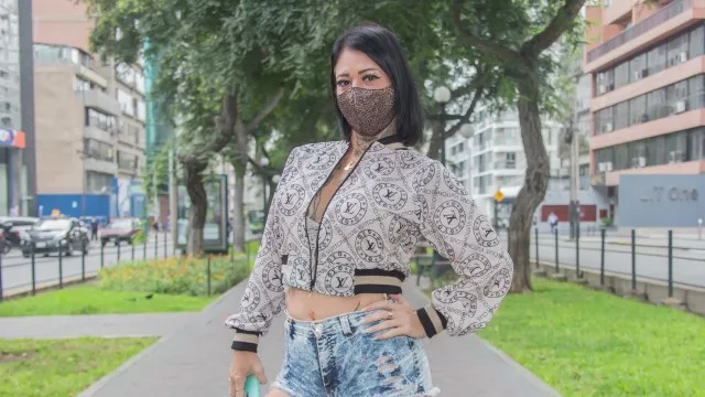 Arjantinli esmer kızın anal sikişi
